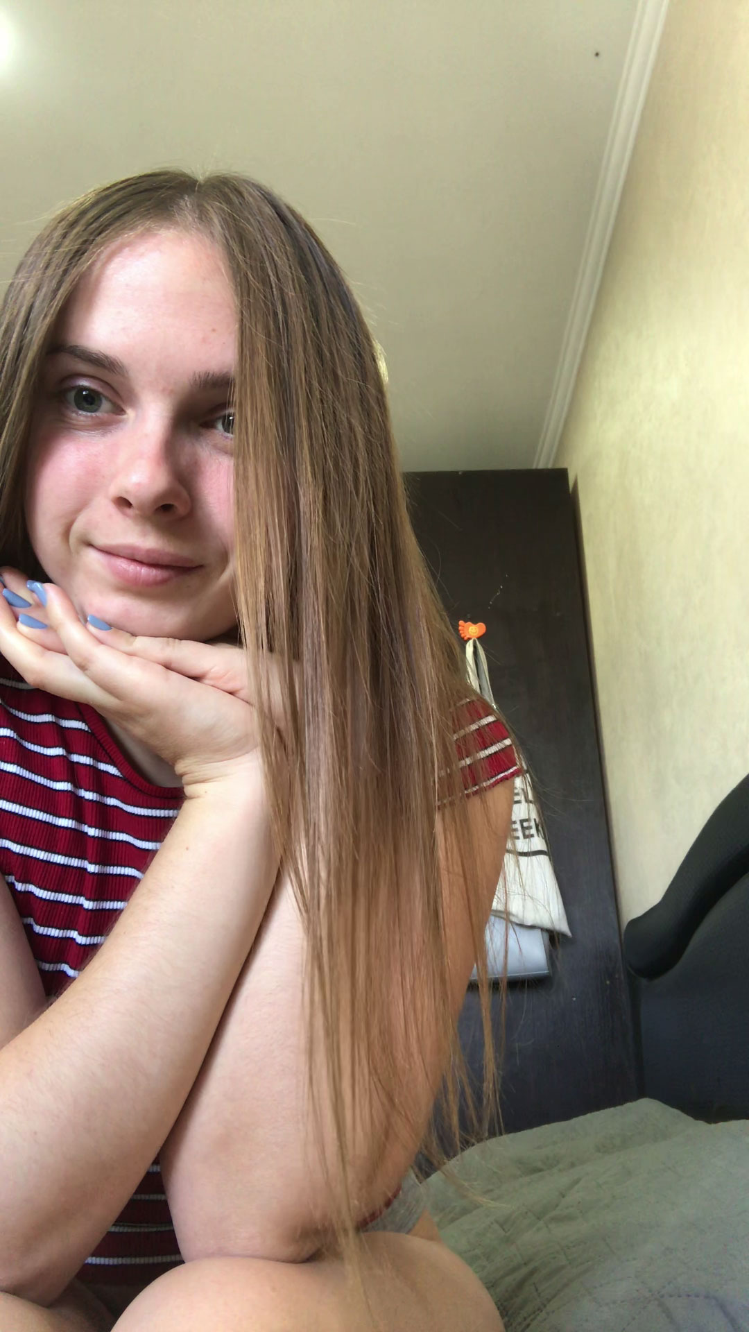 Sexchat gegen Taschengeld mit Lisa (18) aus Wels